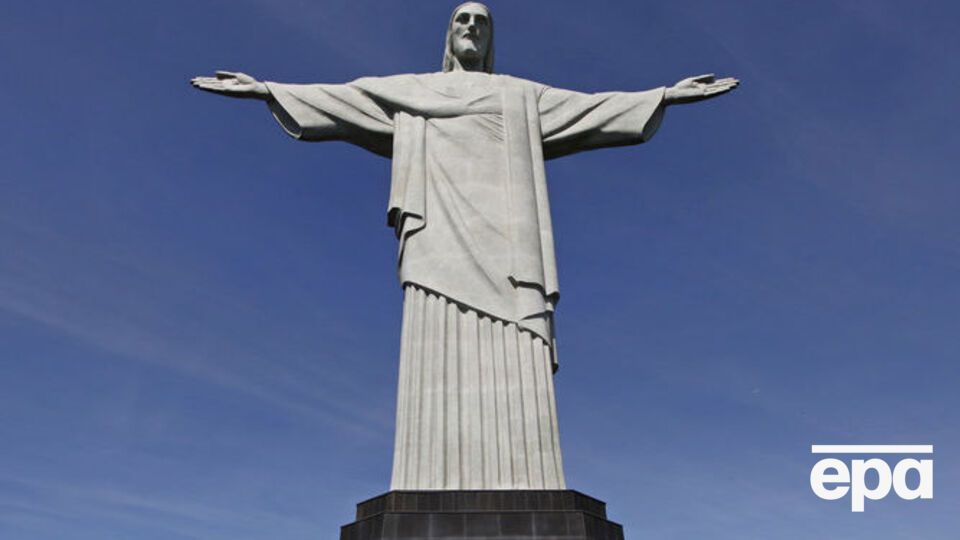 Невзоров попытался подсчитать, сколько курортников поместилось бы в ноздри Иисуса