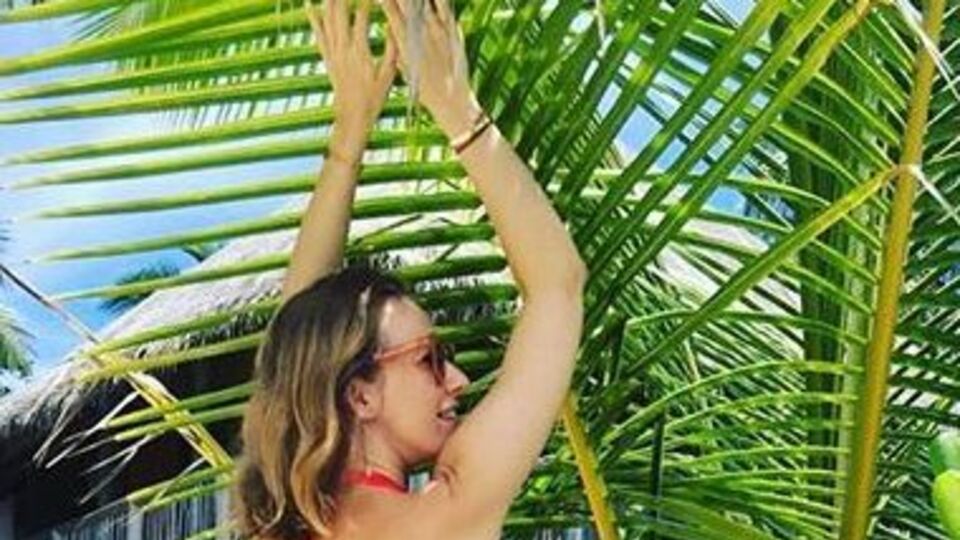 Собчак: "Обязательно --- традиционное фото с отдыха --- "Я в купальнике"