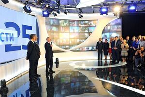 Путин: Представляю, насколько это сложно – постоянно "печь" эти информационные "блины" у "печки"