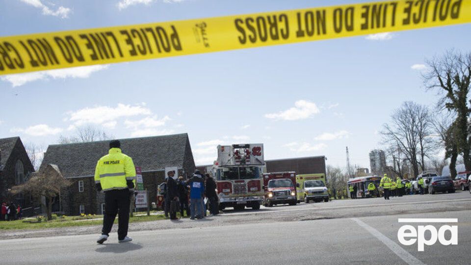 При столкновении автомобиль разделился на две части, его двигатель обнаружили в 37 метрах от места аварии