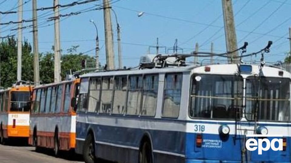 Дожди в Черкассах остановили электротранспорт
