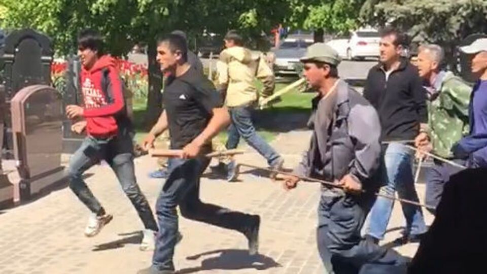 В результате произошедшего на Хованском кладбище, по официальным данным, погибли четверо