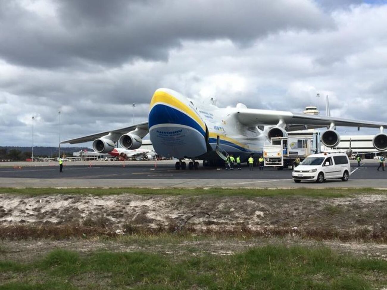 Украинский Ан-225 "Мрія" совершил перелет из Чехии в Австралию