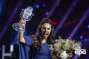 Замысел Джамалы и ее команды сработал безошибочно: на фоне общих "бум-ца-ца" вселенская драма композиции "1944" заставила зрителей прислушаться, задуматься, отрефлексировать