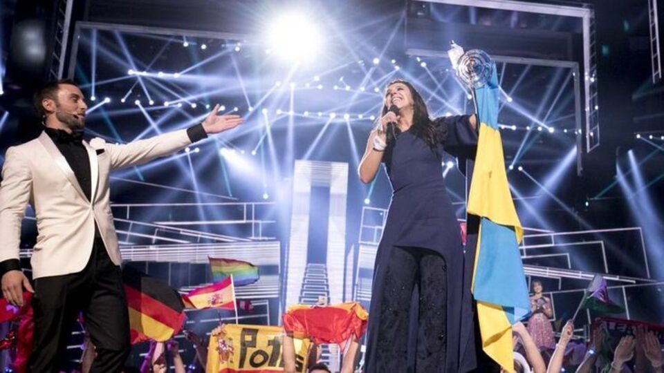 Джамала принимает поздравления с победой в "Евровидении 2016"