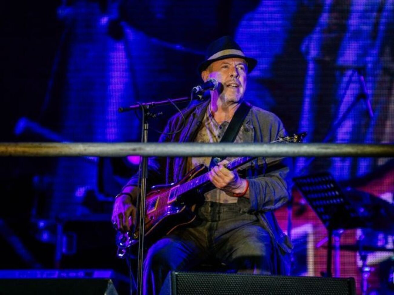 Макаревич в Одессе исполнил свои хиты разных лет