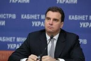 Шендерович: Когда вот это все, с устрицами и виолончелями, лопнет с вонью и позором, – будет кому выйти к людям, не пряча глаза