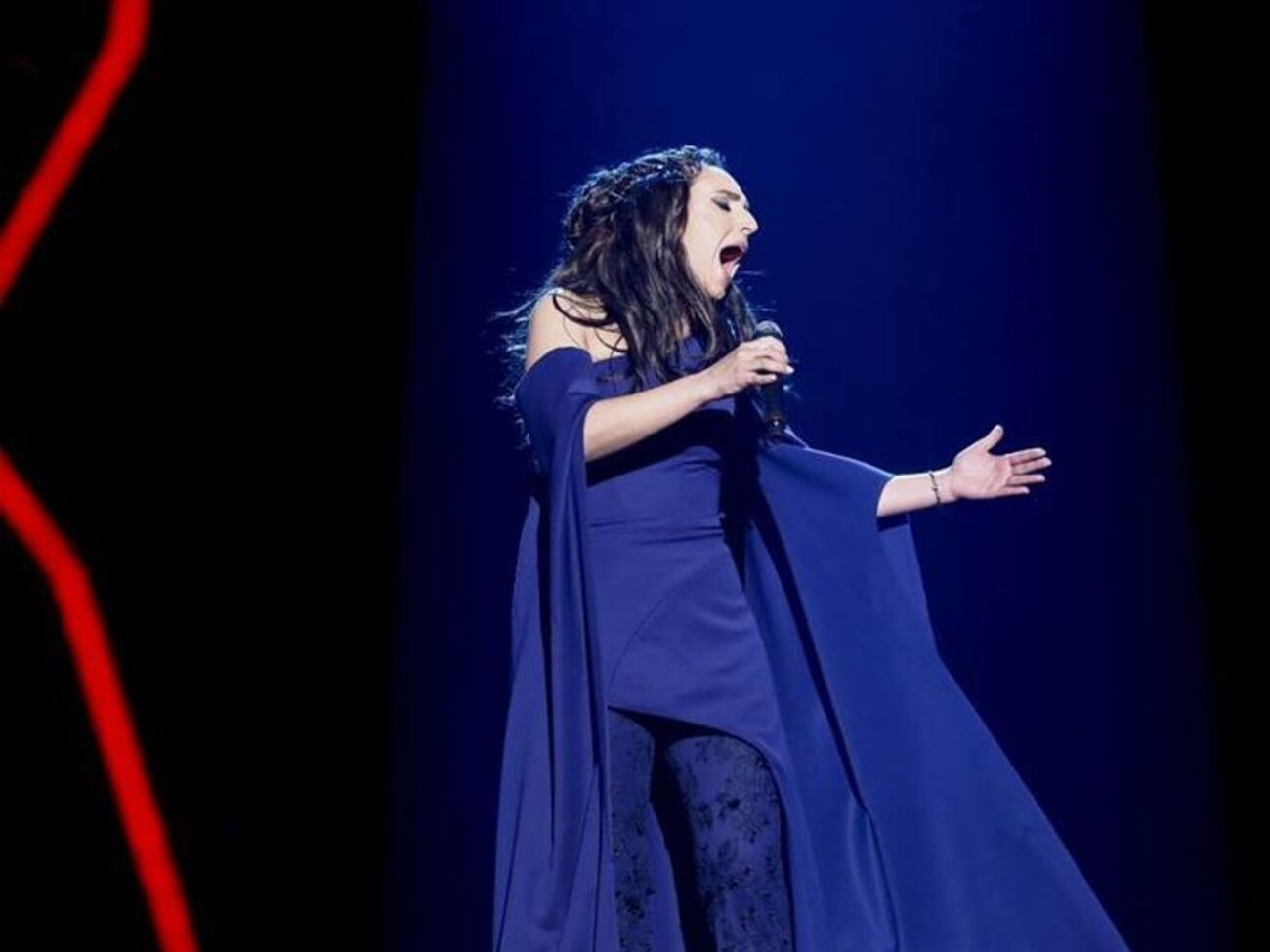 Платье для участия в "Евровидении 2016" певице придумал украинский дизайнер Иван Фролов