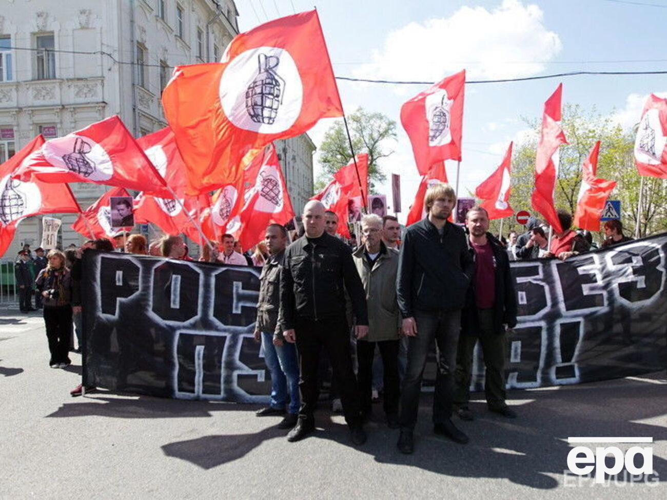 Несколько лет назад партия Лимонова занимала крайнюю антипутинскую позицию