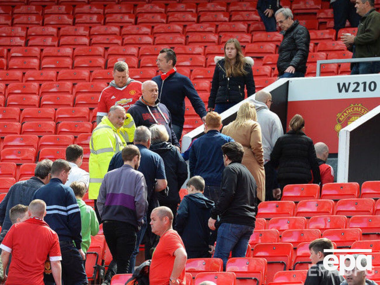 Эвакуация с "Олд Траффорд"