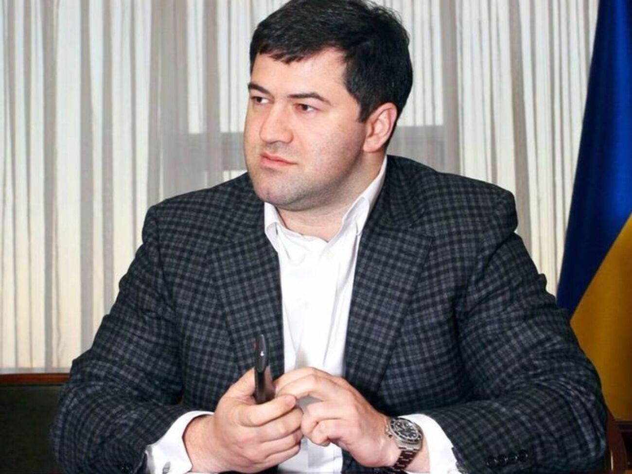 Романа Насирова обвиняют в сокрытии лондонского бизнеса членов его семьи