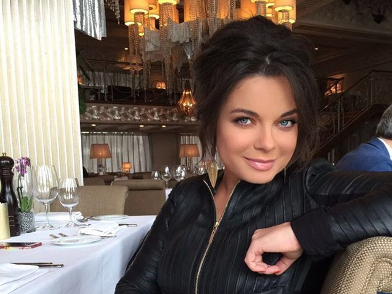 Королева:&nbsp;Друзья, я хочу сказать всем нам: у искусства нет границ, нет вражды и не может быть агрессивного противостояния!