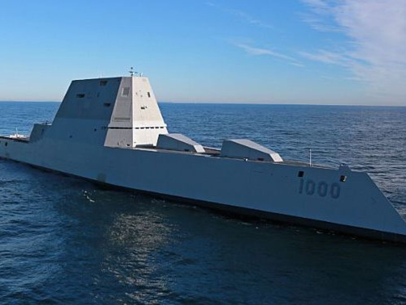 Zumwalt имеет остроугольную форму корпуса, в связи с чем его будет в 50 раз труднее обнаружить радарам