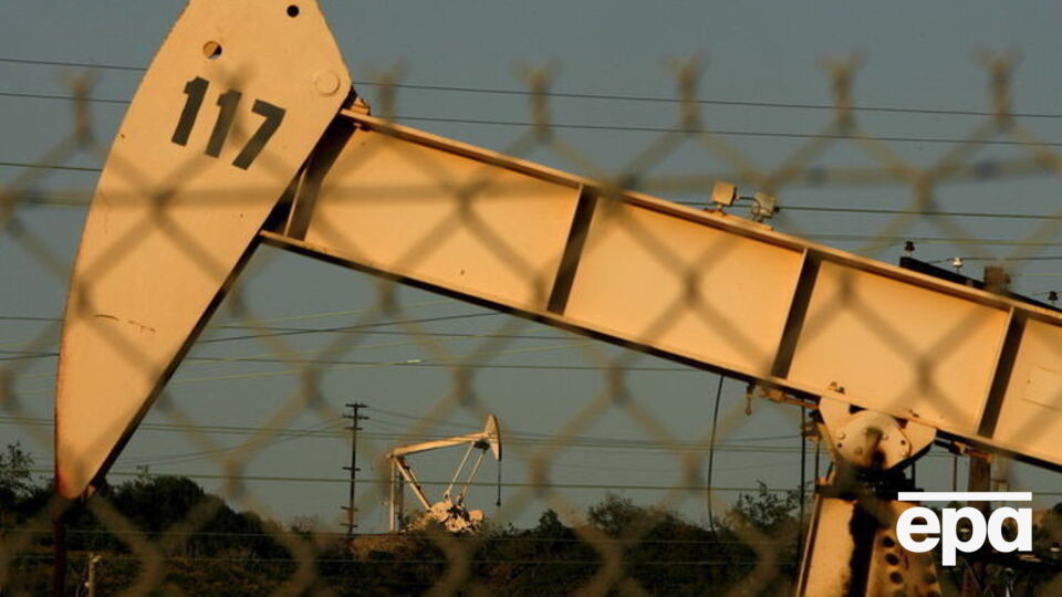 Нефть торгуется у отметки $48,8 за баррель