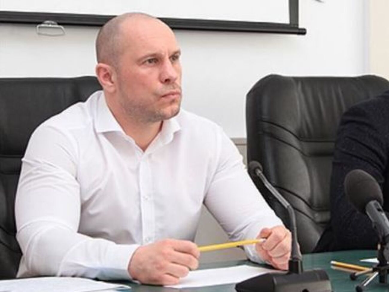 Кива принял на работу в департамент противодействия наркопреступности бывших бойцов "Днепр-1"