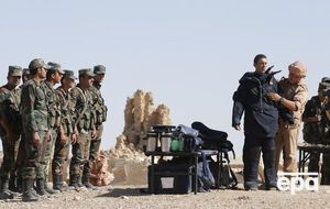 Российские инструкторы обучают сирийских саперов у развалин Пальмиры