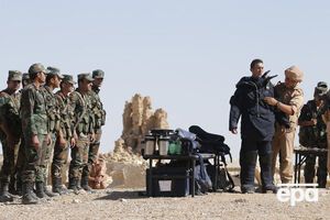 Российские инструкторы обучают сирийских саперов у развалин Пальмиры