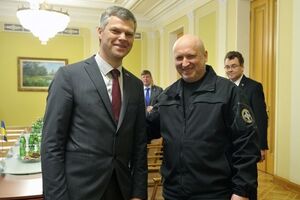 Турчинов и Яунишкис обсудили вопросы безопасности в регионе с учетом агрессивной политики Кремля