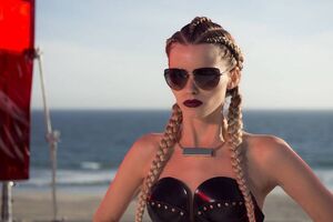 Героине предстоит сразиться с потусторонними силами на пути к успеху