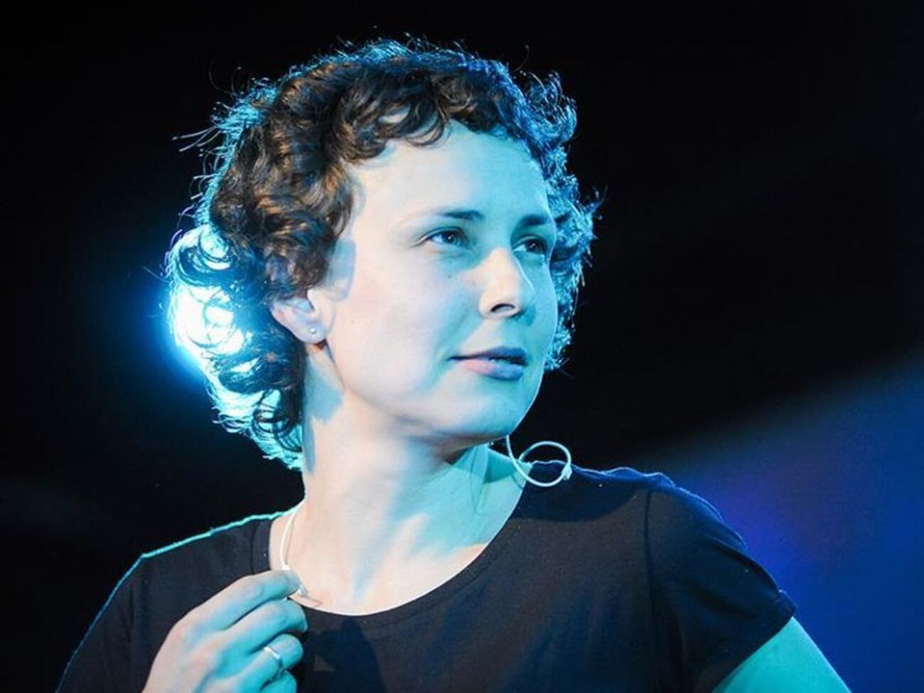 Чечерина спела боевикам на Донбассе