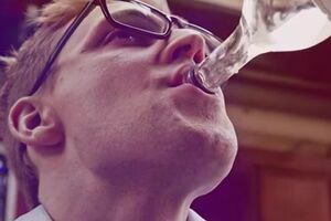 Экскурсия по маршруту клипа группы "Ленинград" покажет места, в которых пили герои ролика