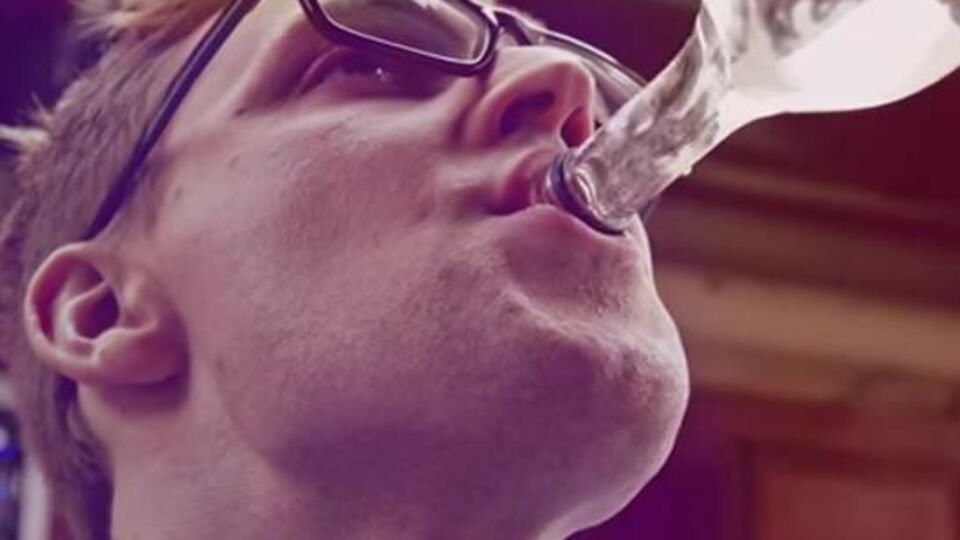 Экскурсия по маршруту клипа группы "Ленинград" покажет места, в которых пили герои ролика