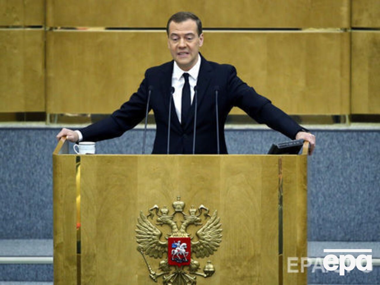 Медведев: Наши компании подвергаются давлению уже два года. Ну и о каком уважении к праву может идти речь?
