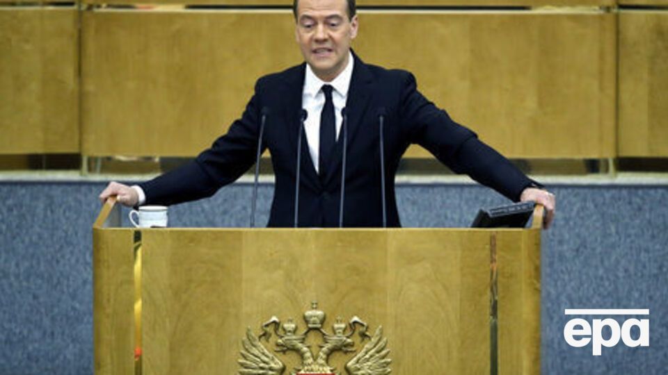 Медведев: Наши компании подвергаются давлению уже два года. Ну и о каком уважении к праву может идти речь?