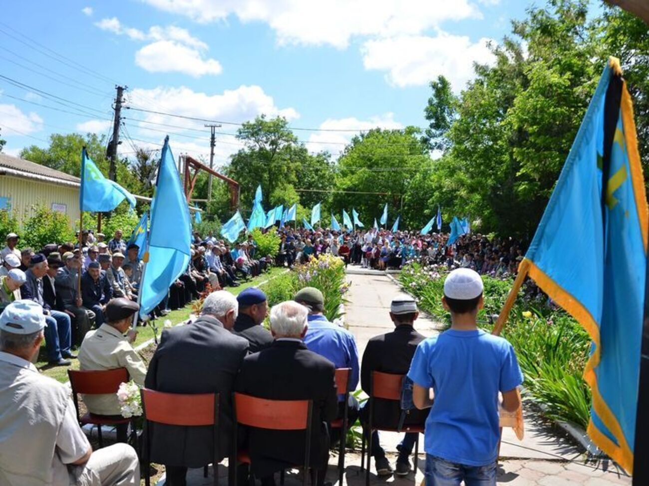 В поселке Буюк Онлар прошел молебен по жертвам геноцида крымскотатарского народа