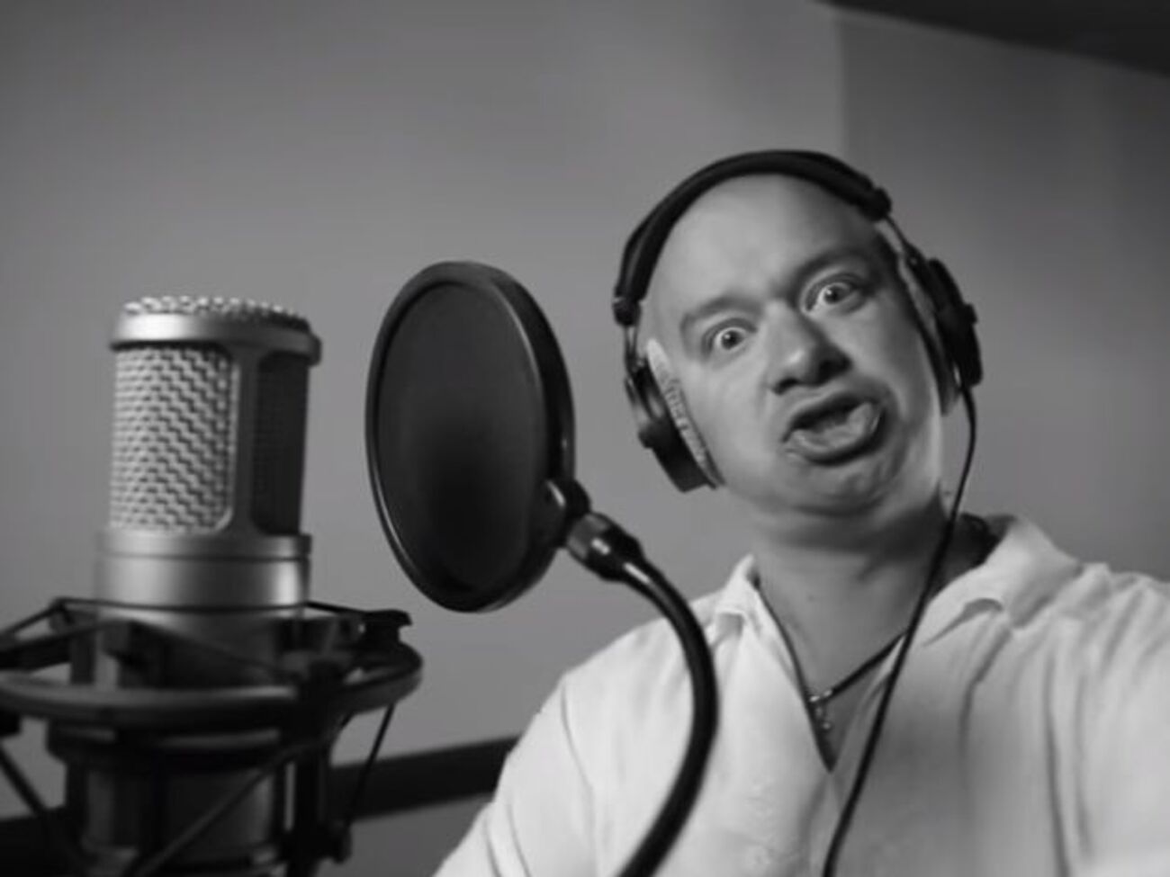 Кошевой спел песню по мотивам основных новостей недели