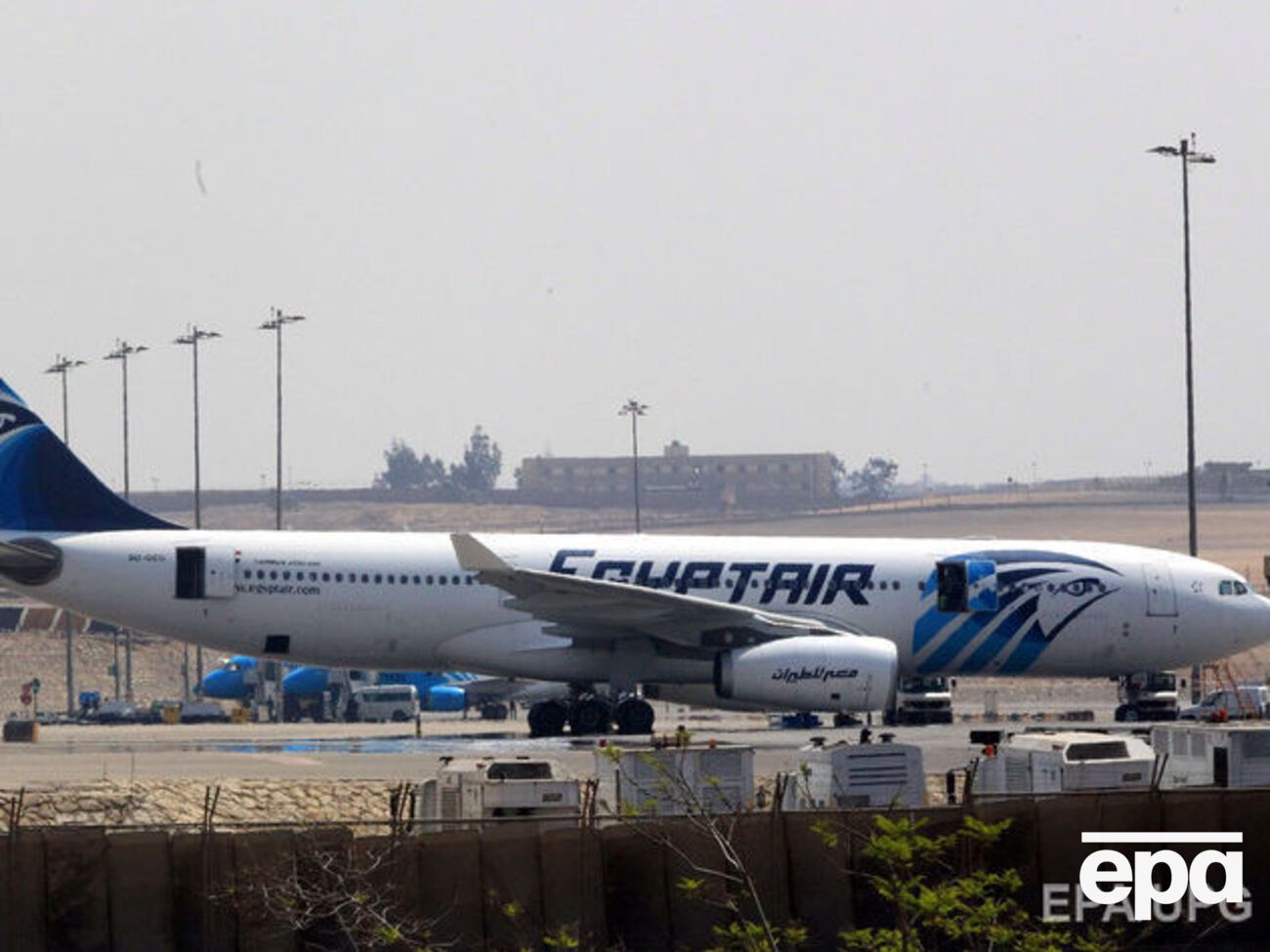 На борту самолета находились 69 человек