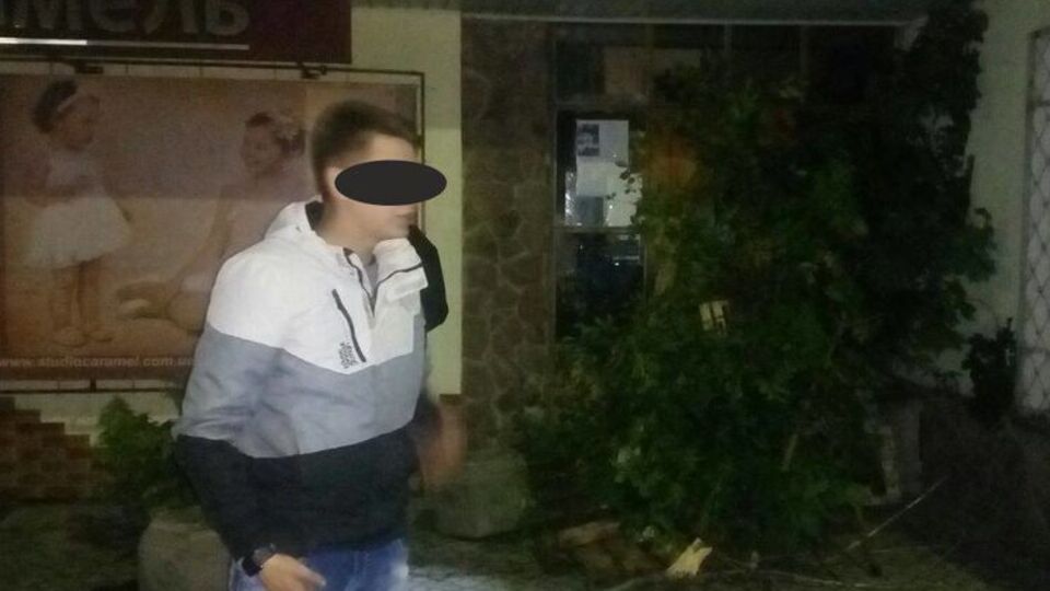 Патрульные догнали убегавших хулиганов