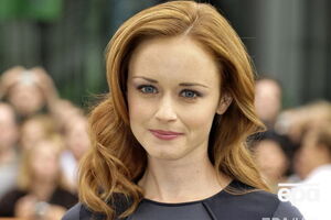 Бледел родила ребенка еще осенью, но скрывала этот факт