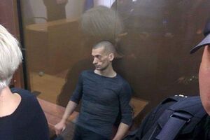 Павленский слушал свой приговор сидя