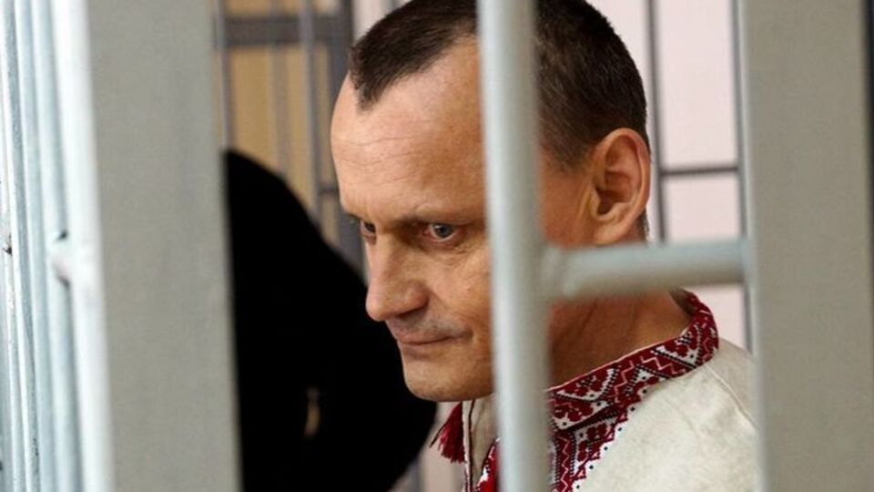 Сторона обвинения утверждает, что Карпюк руководил отрядом "Викинг", сражавшимся против российской армии в Чечне