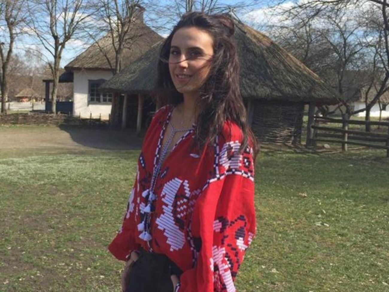 Джамала, победительница "Евровидения 2016" поделилась снимком в вышиванке