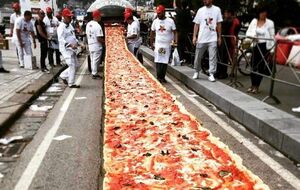 Пицца длиной почти 2 км стала новым мировым рекордом