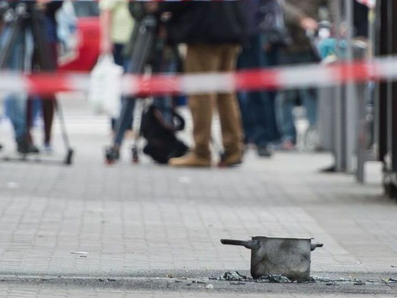 В салоне городского автобуса находился контейнер, похожий на кастрюлю