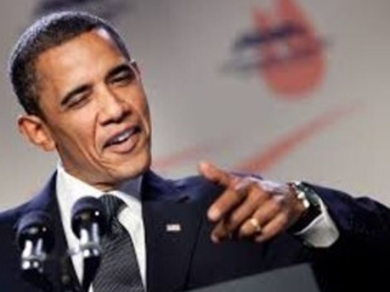 Петров считает, что героиня Эмилии Кларк (на фото) пропагандирует расистские идеи