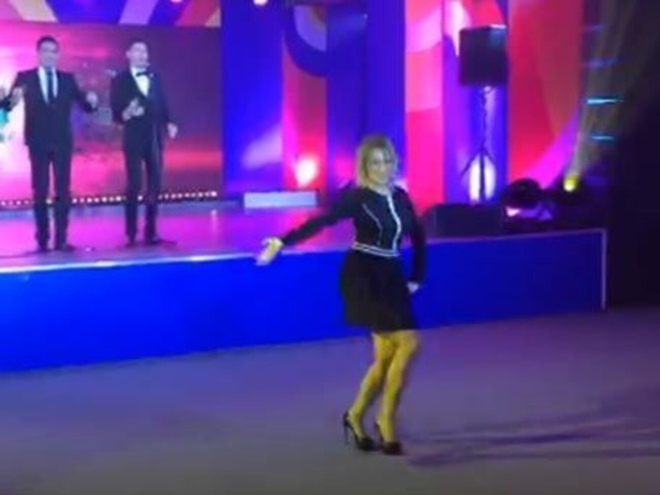 Захарова станцевала перед журналистами