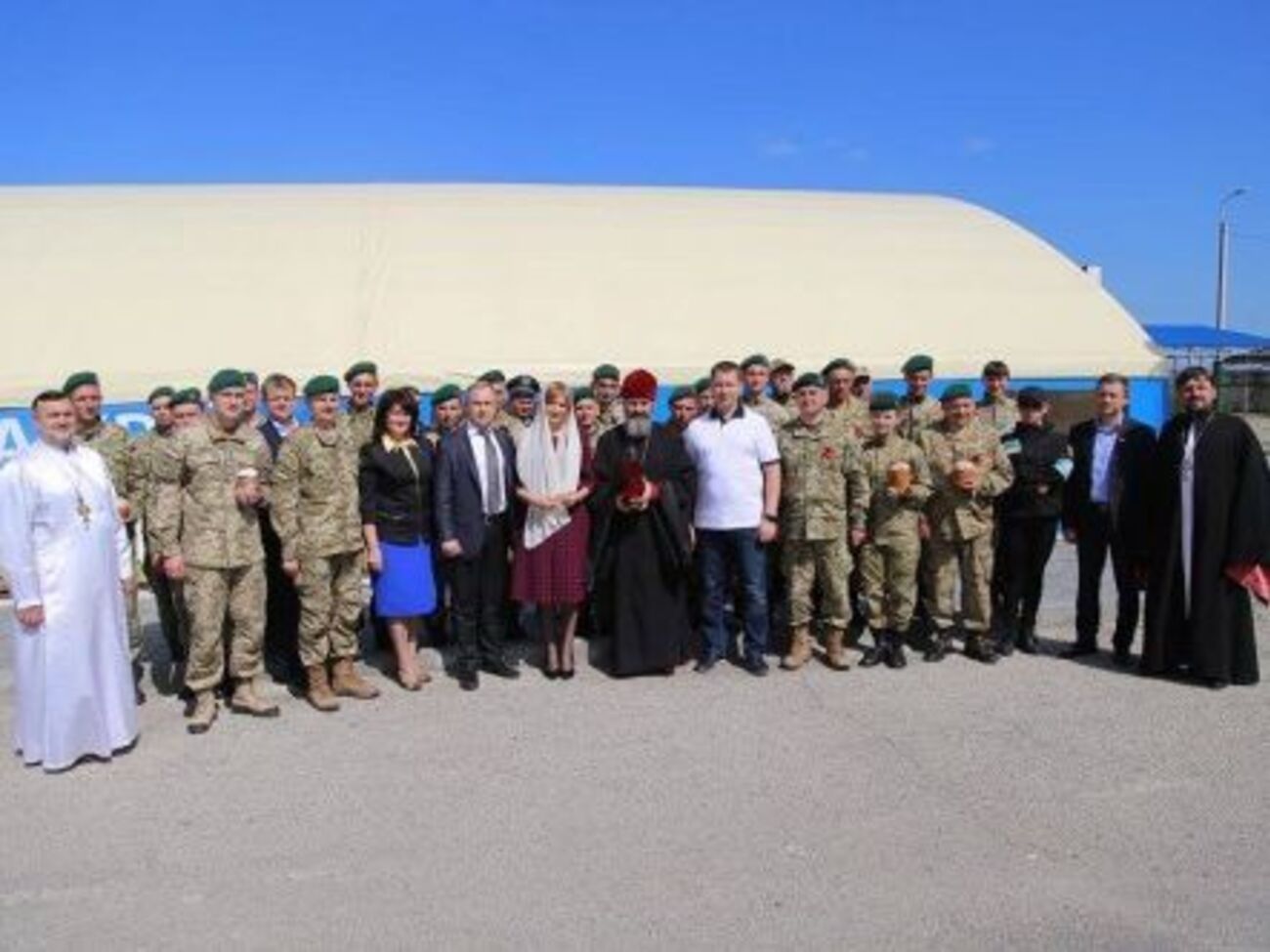 Благодатный огонь передан в Крым