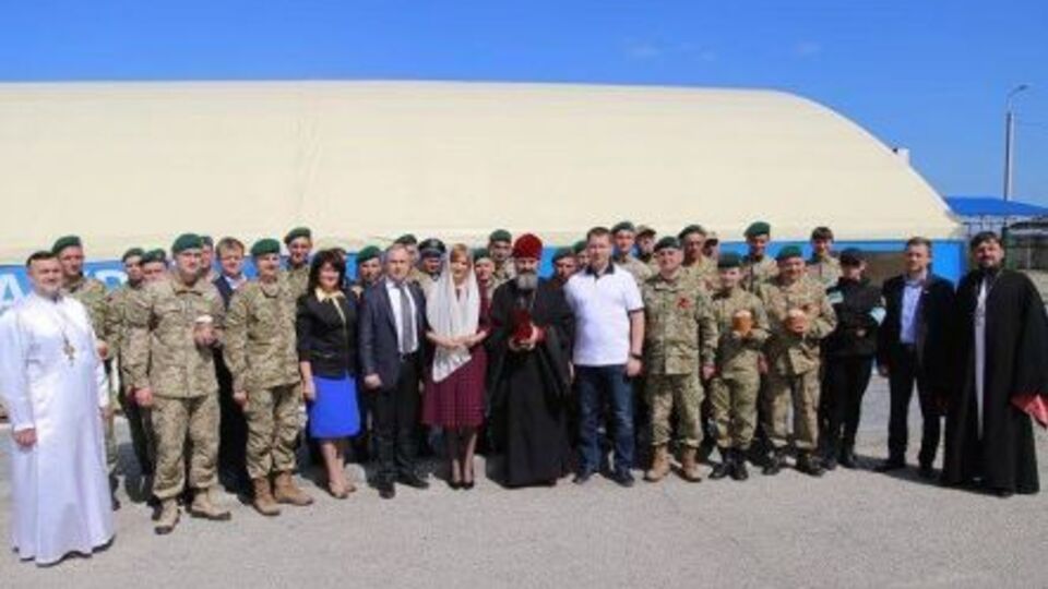 Благодатный огонь передан в Крым