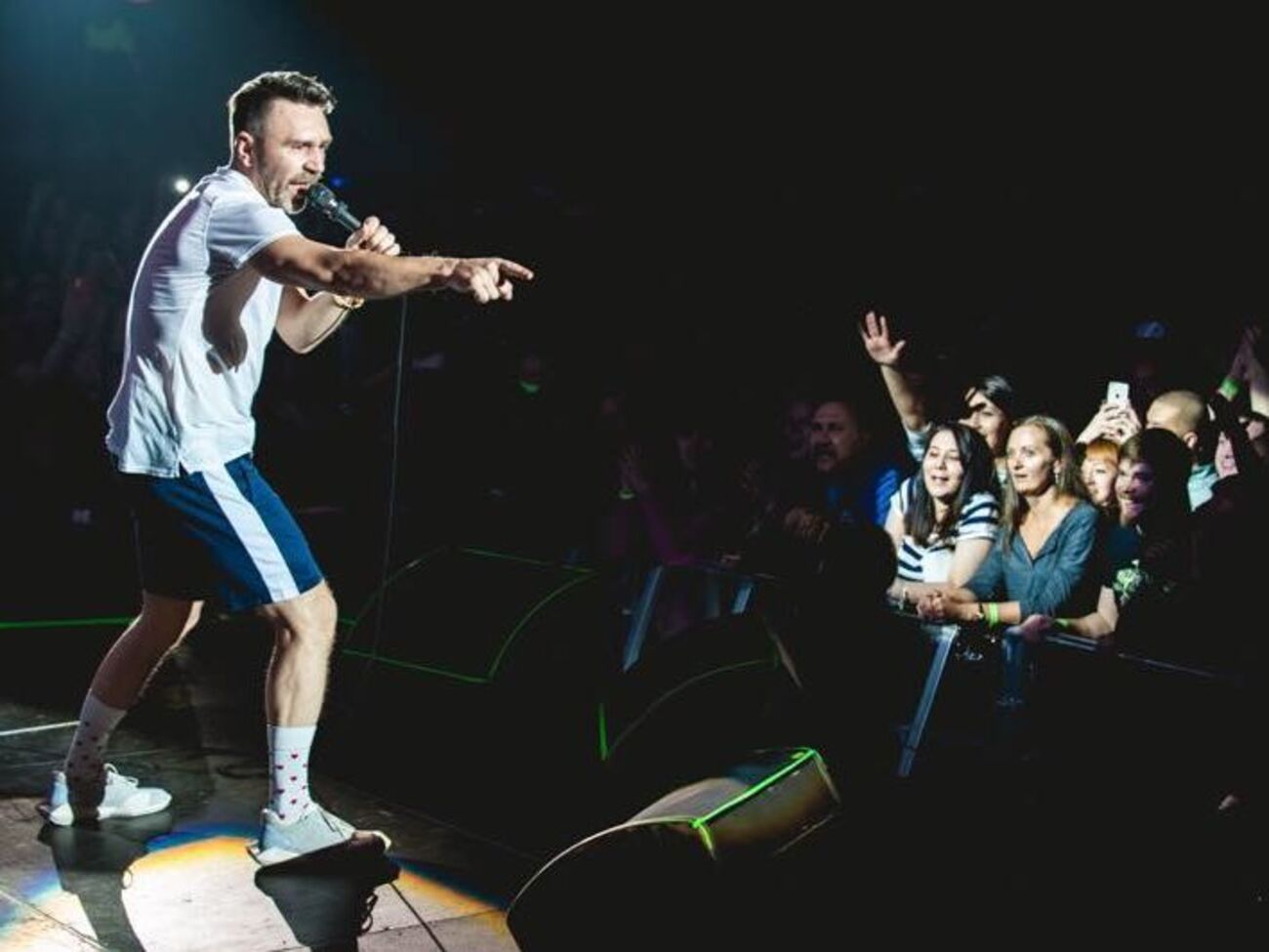 "В Москве ох...ительно нюхать, в Челябинске лучше торчать" &ndash; группа "Ленинград" презентовала клип "В Питере &ndash; пить". Видео