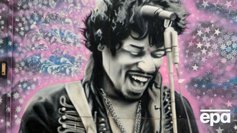 Песню Хендрикса Hey Joe одновременно исполнили 7356 гитаристов