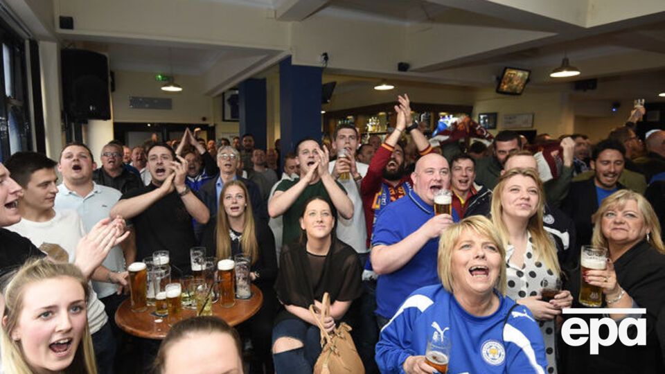 В пабе Лестера радуются голу "Челси" в ворота "Тоттенхэма"