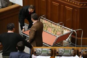 Ляшко и его соратники установили в Раде раскладушки