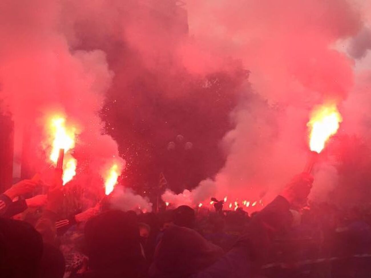 "Азов" провел "предупредительный" митинг под Радой против выборов на Донбассе
