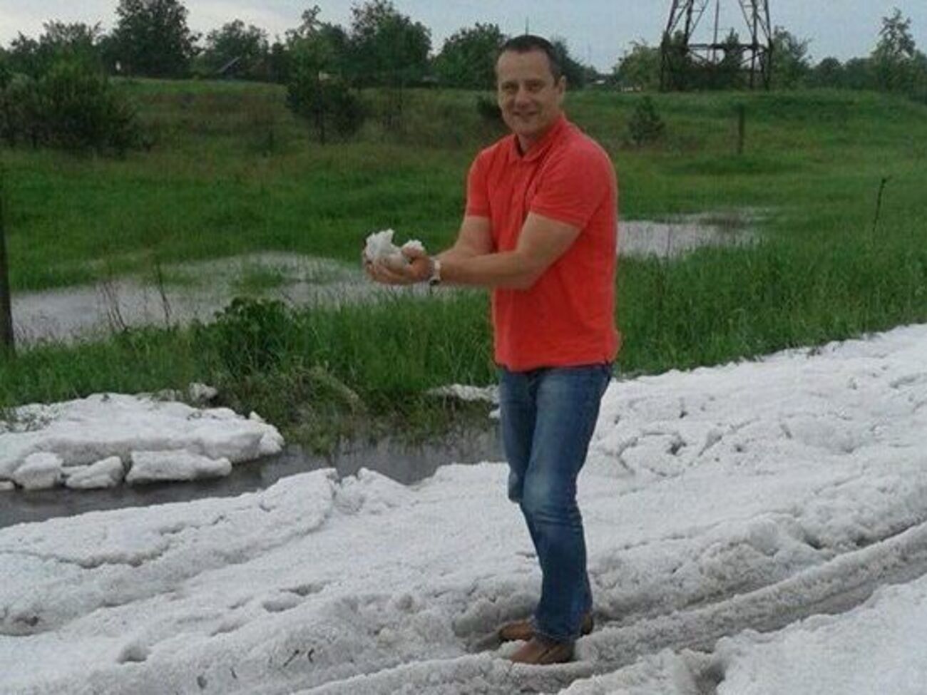 В конце весны в Кременчуге выпал снег
