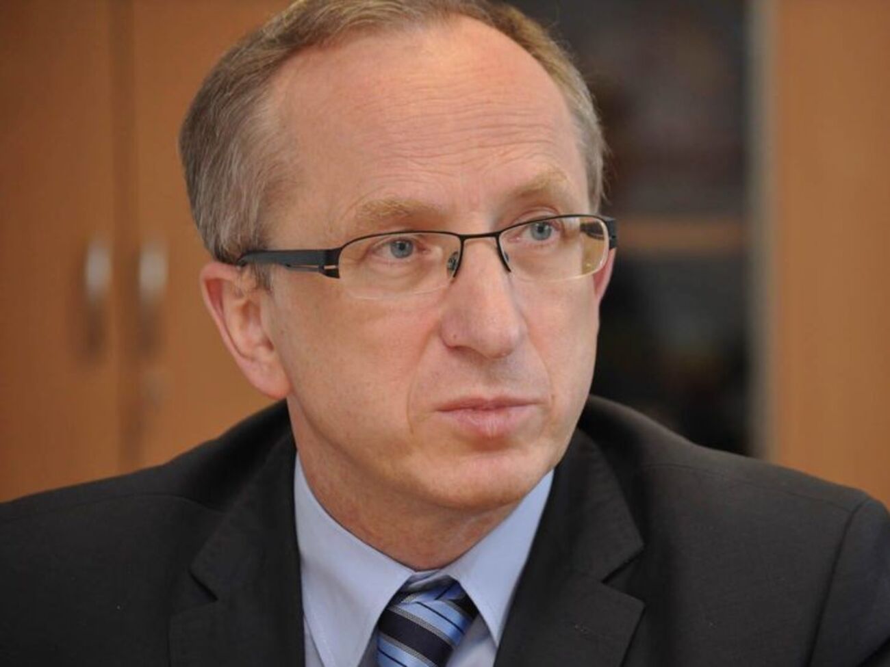 Информацию о том, есть ли проблемы в процессе предоставления безвизовго режима, нужно уточнить, считает Томбинский