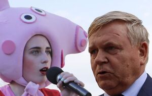 "Свинка Пеппа" агитировала детей за единоросса: Сейчас Демкин на нас обидится. Кто так хлопает Николаю Демкину?
